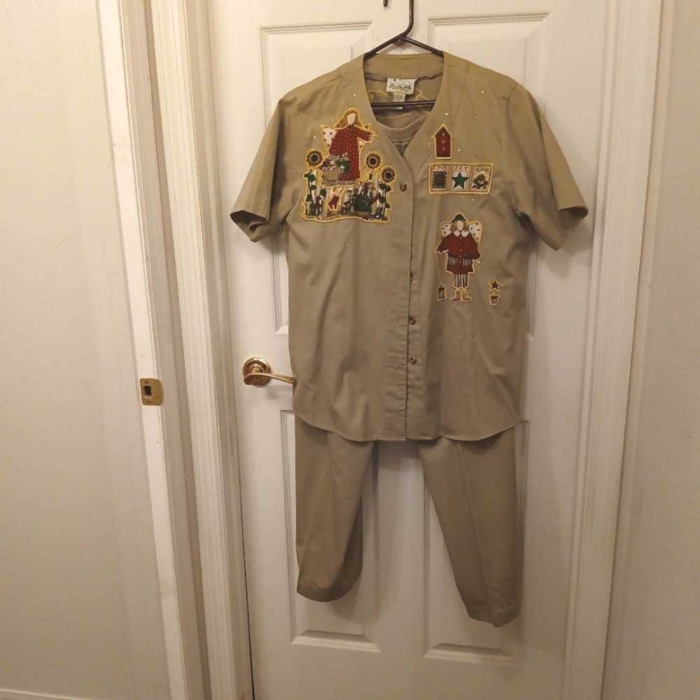 Vintage The Quacker Factory Pants Suit Women's Size L Khaki Tan Embroidered
